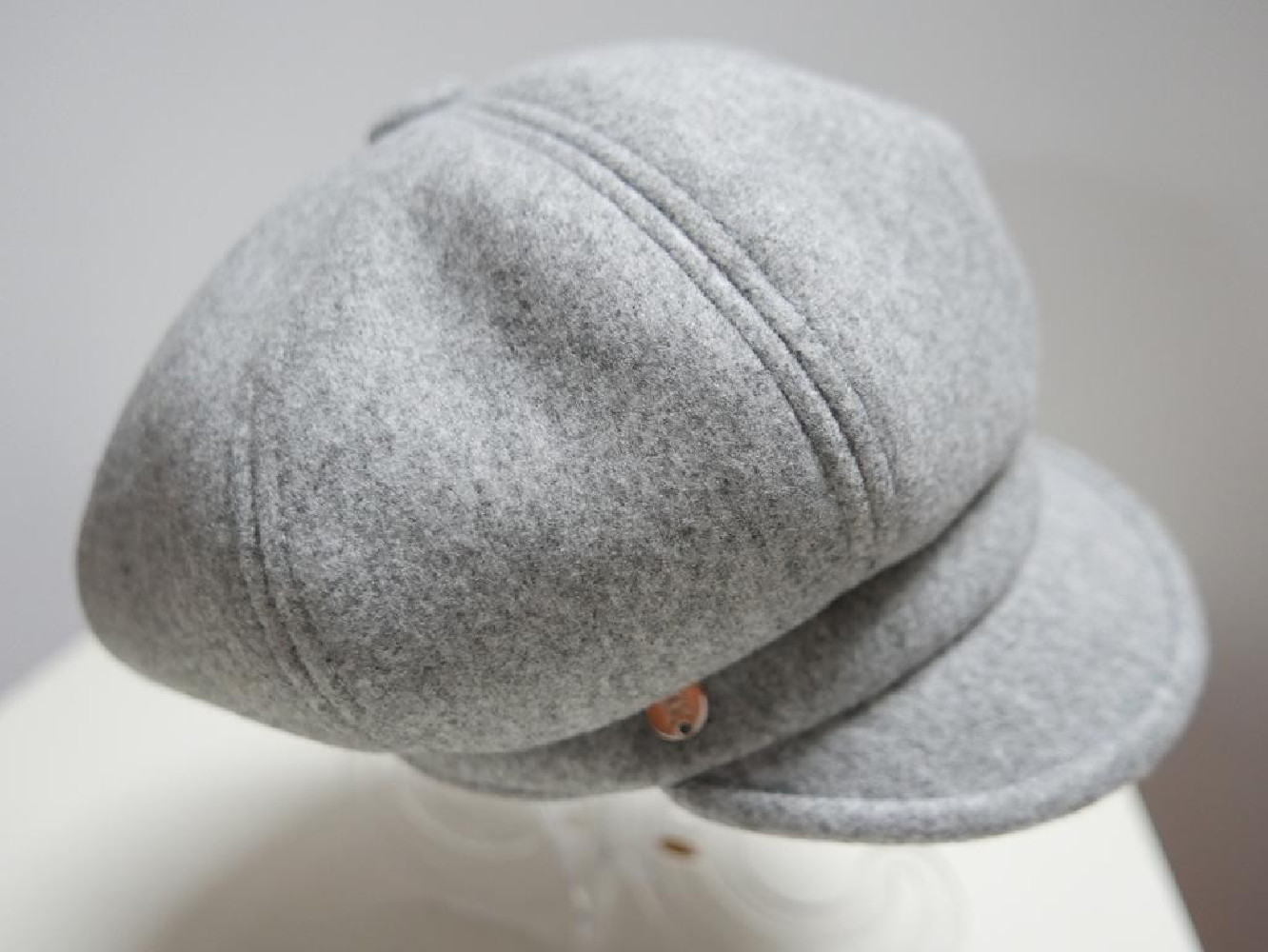 Szary  kaszkiet do 58 cm regulowany