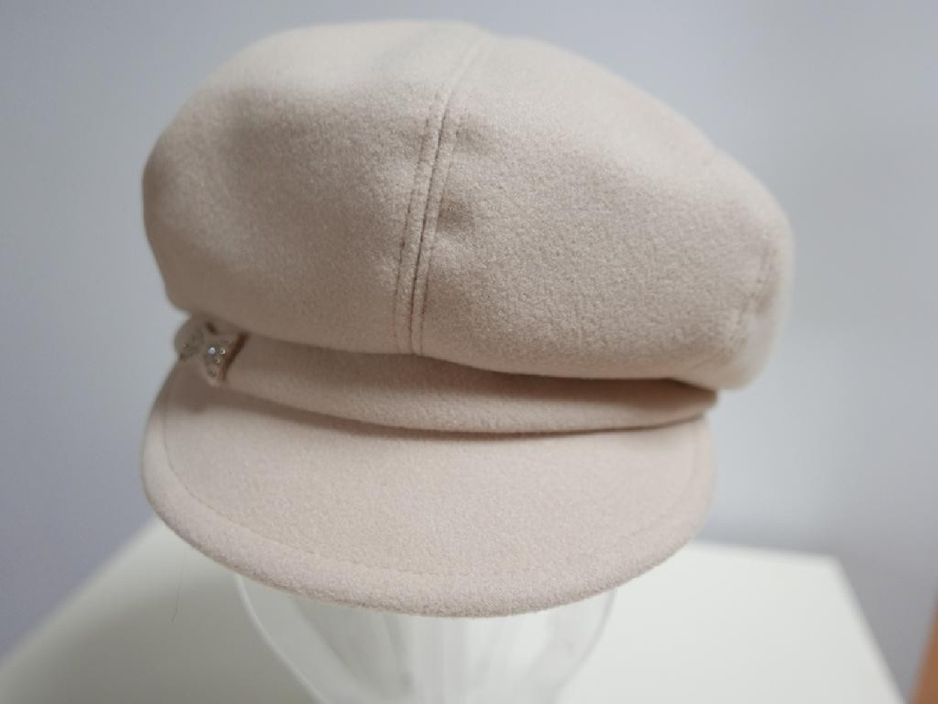 Beżowy kaszkiet do 58 cm regulowany