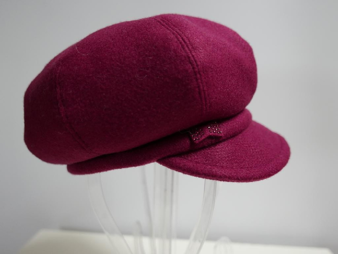 Bordowy kaszkiet do 58 cm regulowany