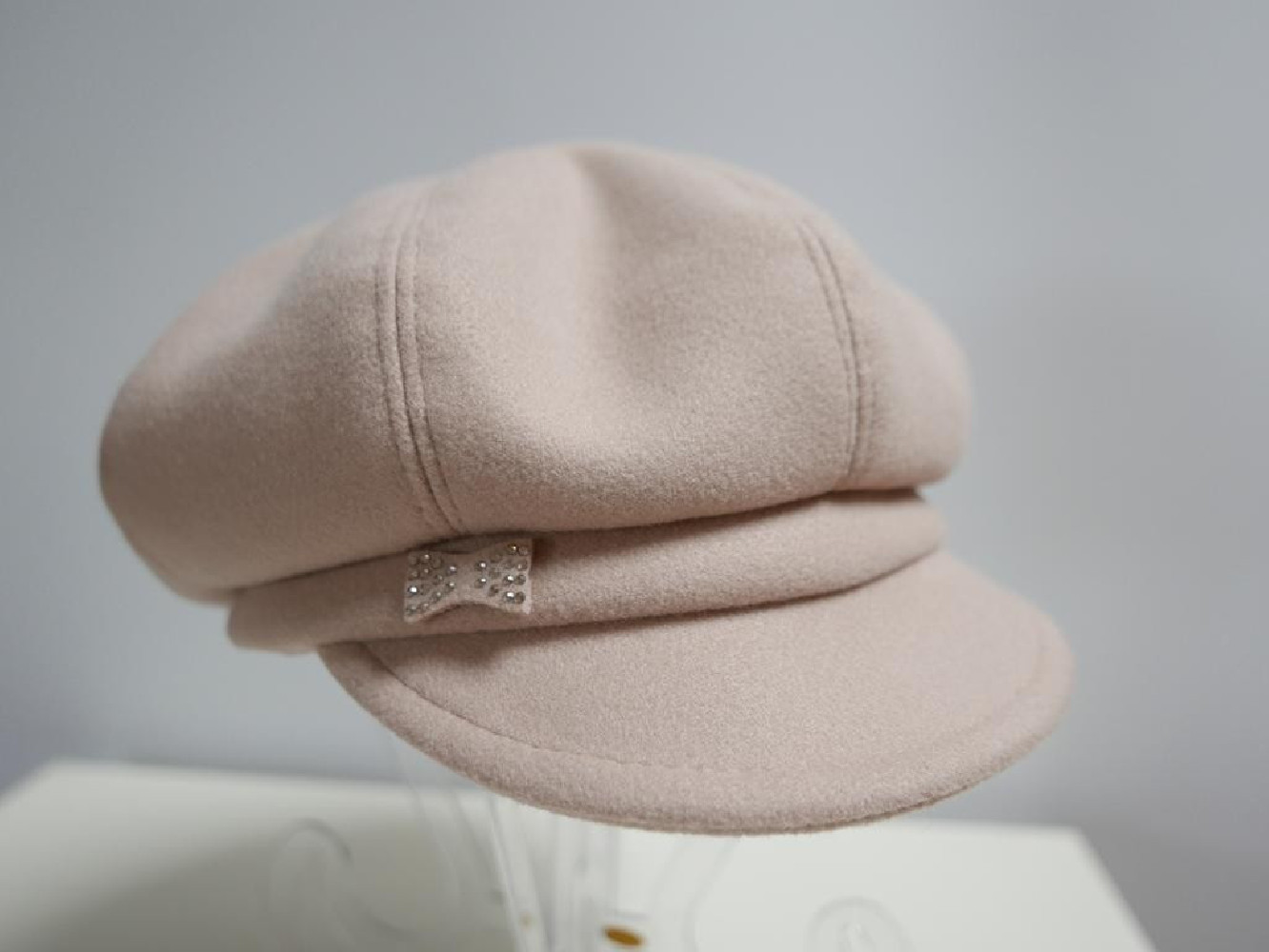 Beżowy kaszkiet do 58 cm regulowany