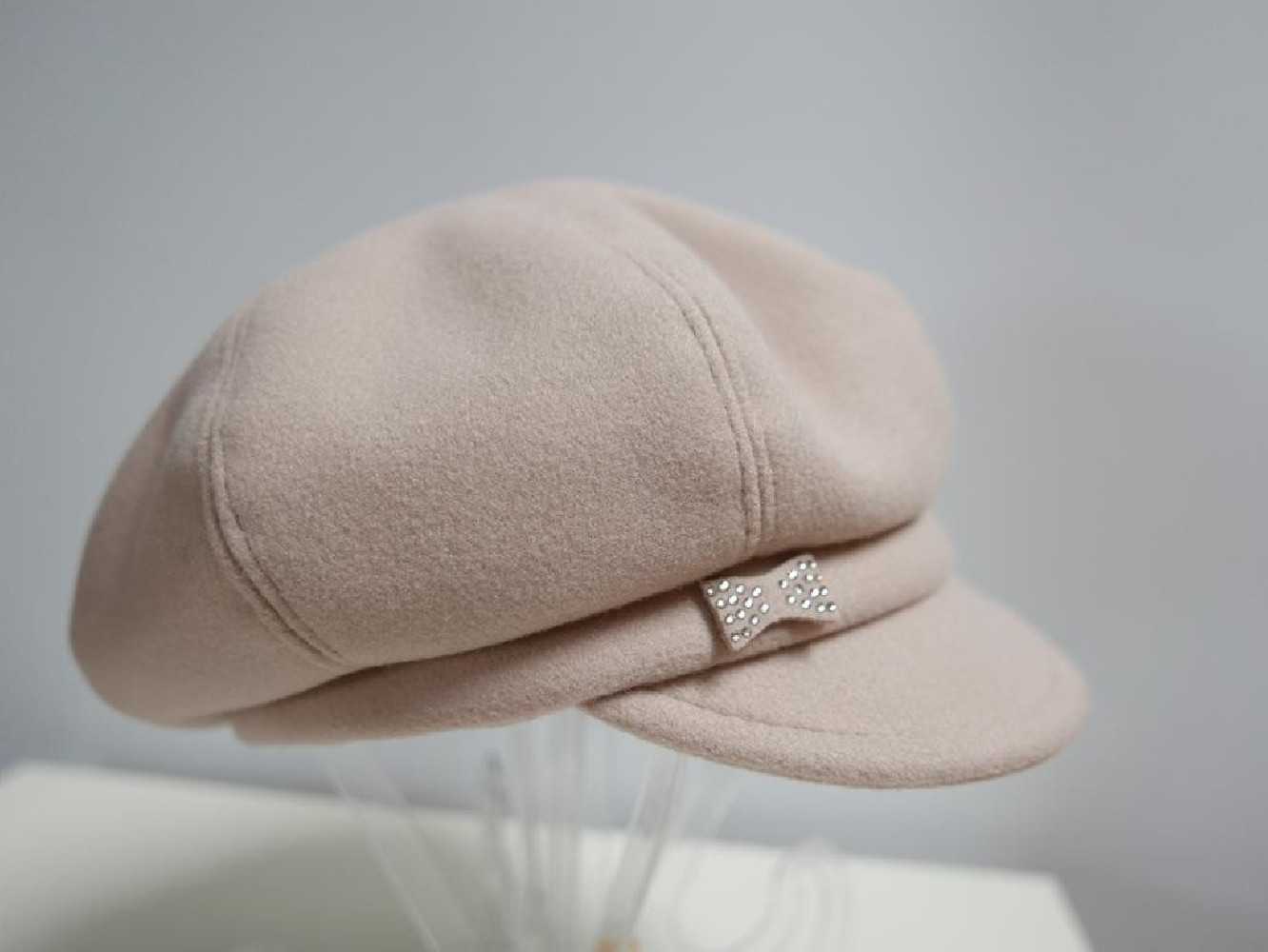 Beżowy kaszkiet do 58 cm regulowany