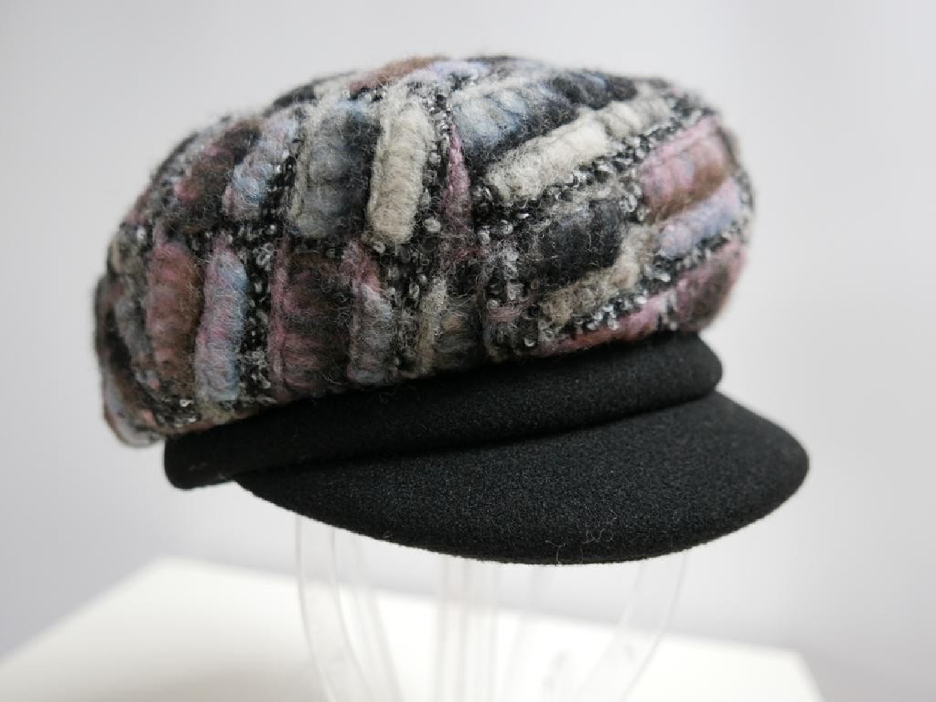 Szaro różowy kaszkiet do 58 cm regulowany