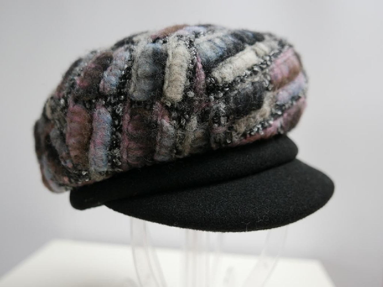 Szaro różowy kaszkiet do 58 cm regulowany