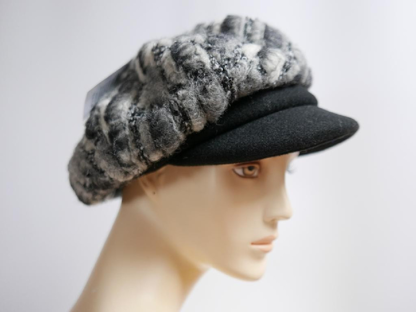 Szaro czarny kaszkiet do 58 cm regulowany