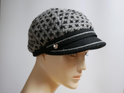 Szaro czarna czapka z daszkiem do 57 cm regulowana