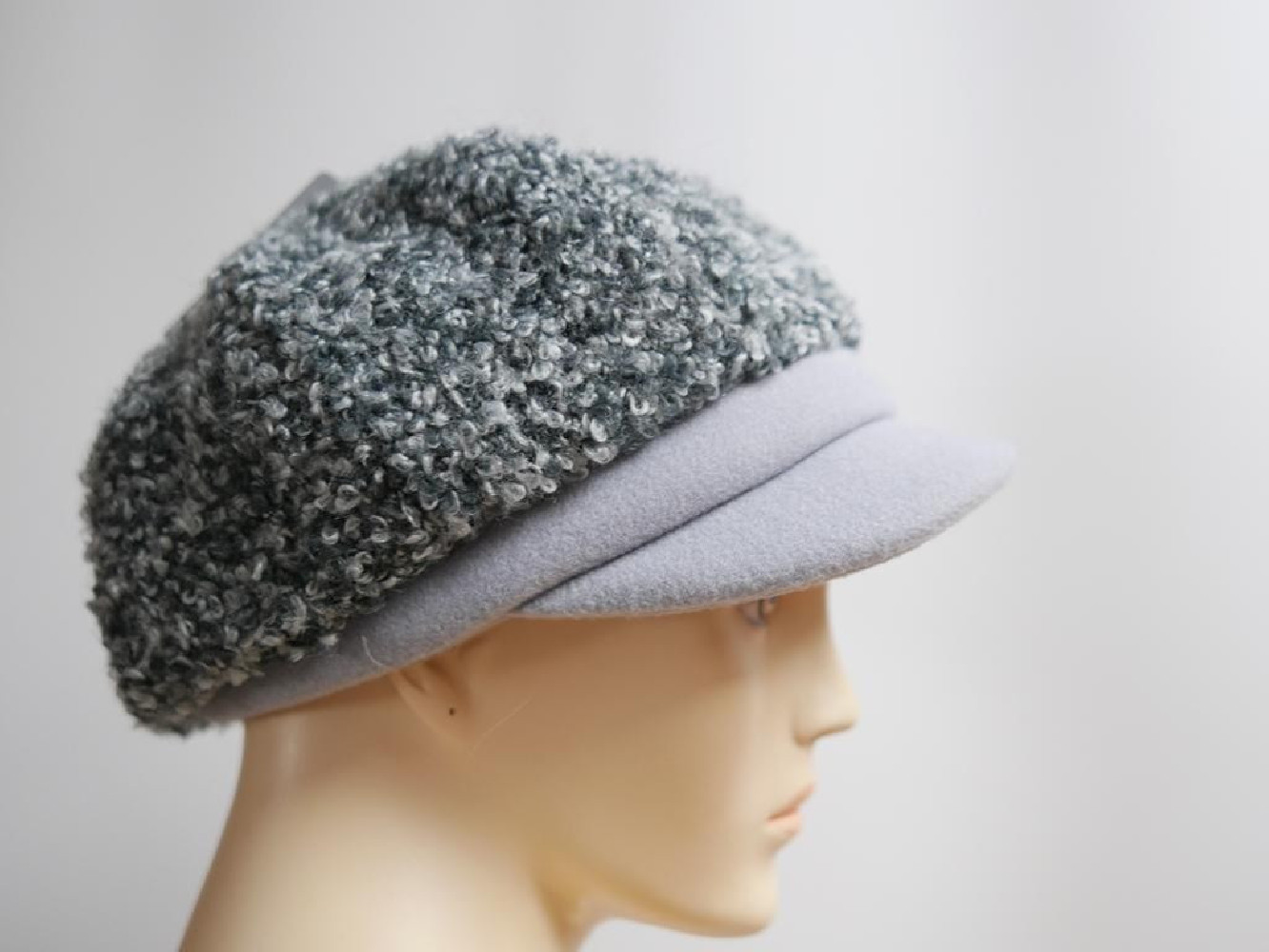 Szary kaszkiet do 57 cm regulowany