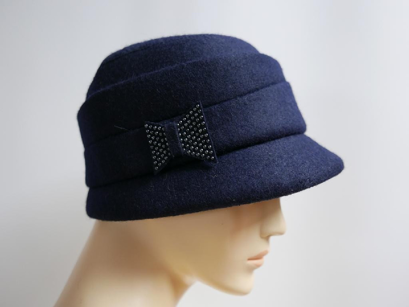 Granatowa czapka z daszkiem do 58 cm regulowany