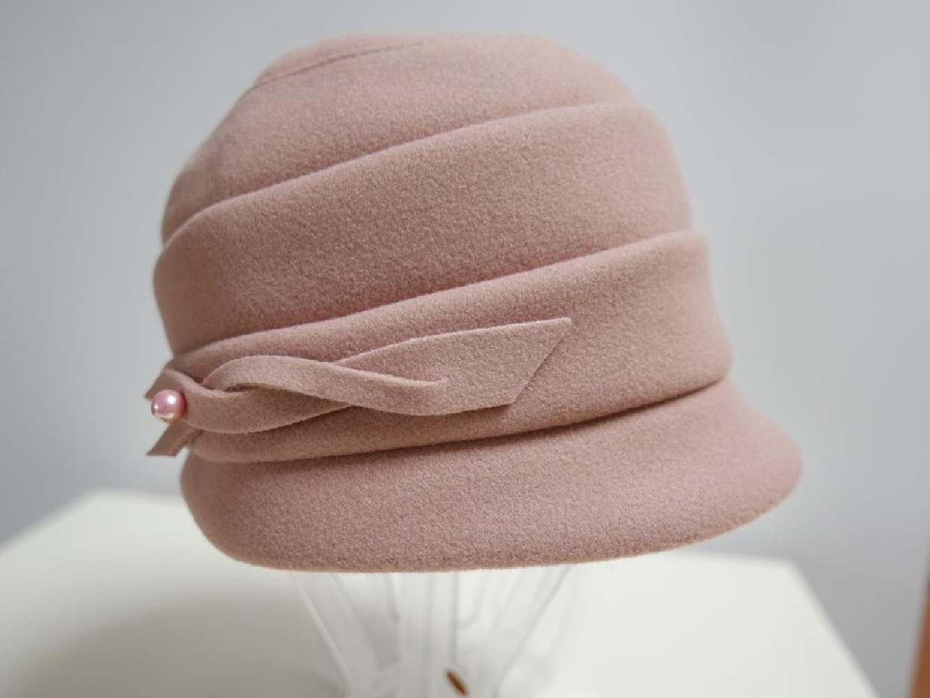 Różowa czapka z daszkiem do 58 cm regulowany