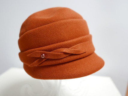 Ruda czapka z daszkiem do 58 cm regulowany