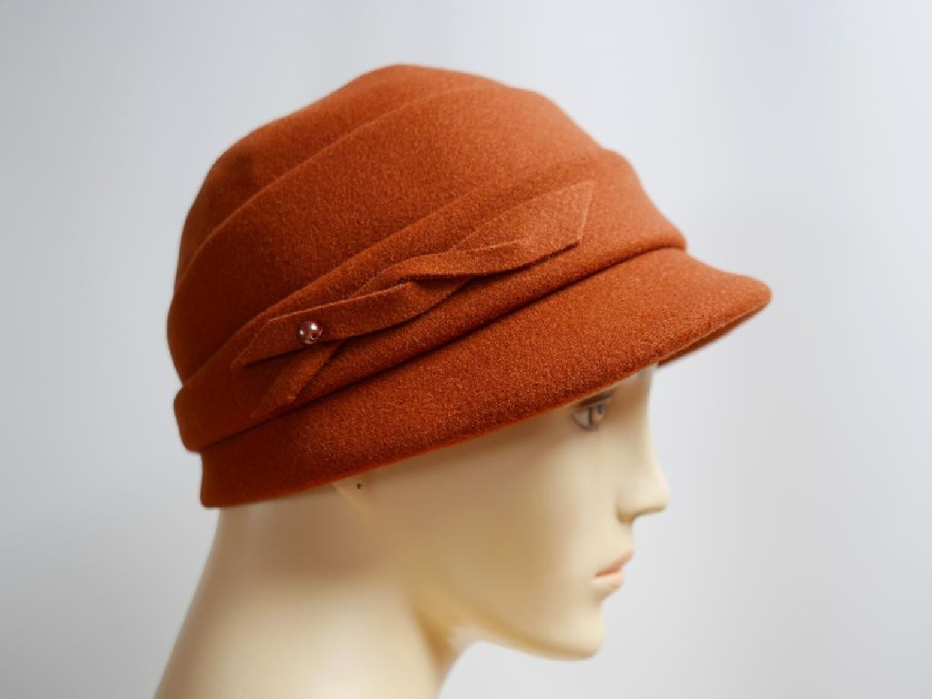 Ruda czapka z daszkiem do 58 cm regulowany