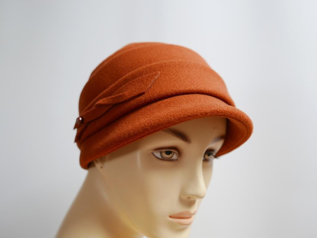 Ruda czapka z daszkiem do 58 cm regulowany