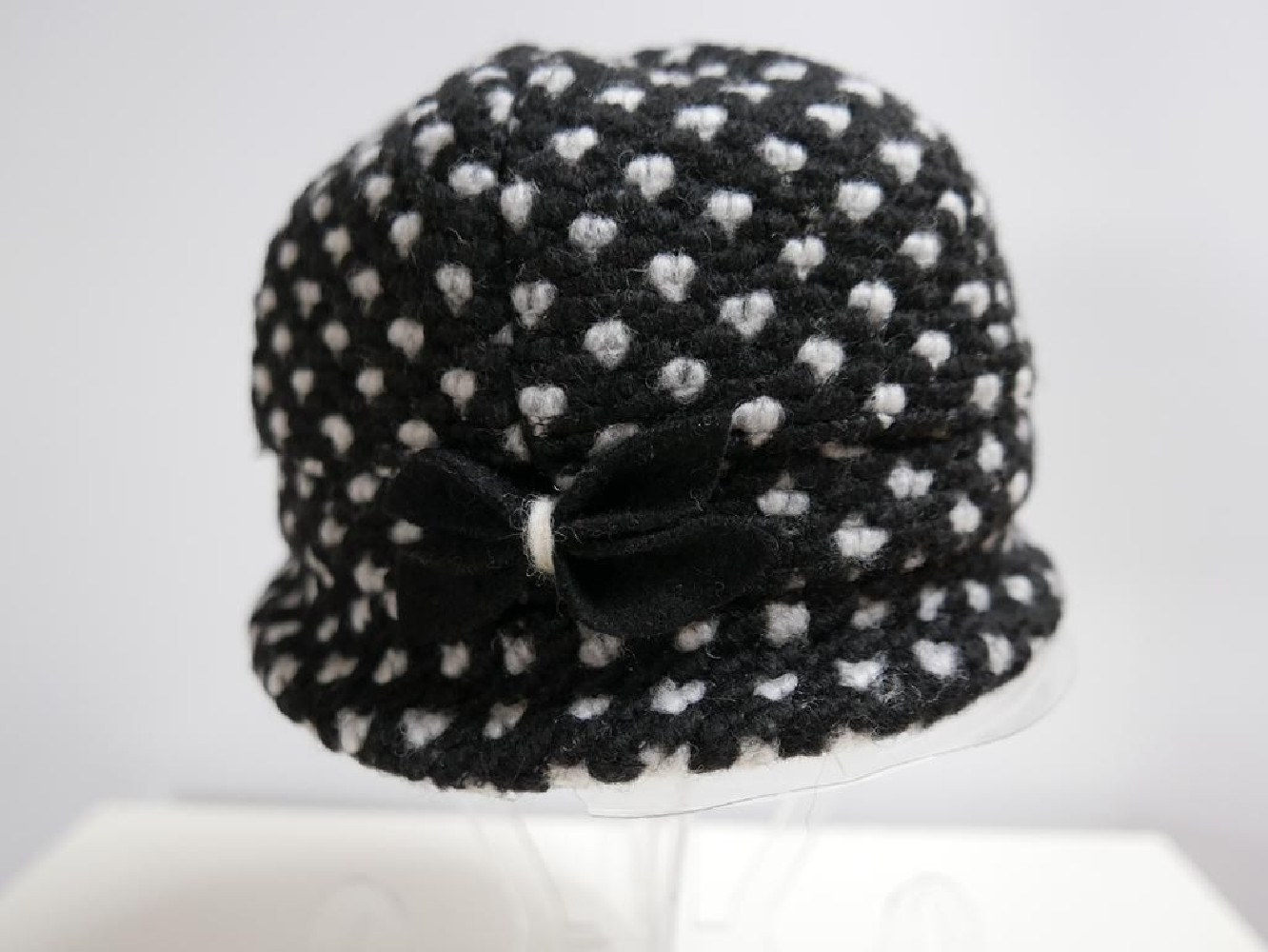 Czarno szara czapka tkanina do 58 cm regulowany