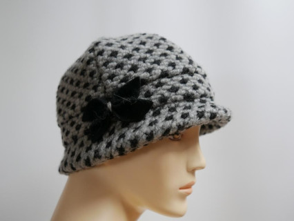 Szara czapka tkanina do 58 cm regulowany