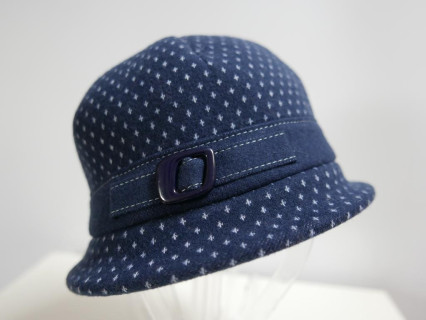 Granatowy w kropeczki kapelusz tkanina do 58 cm- regulowany