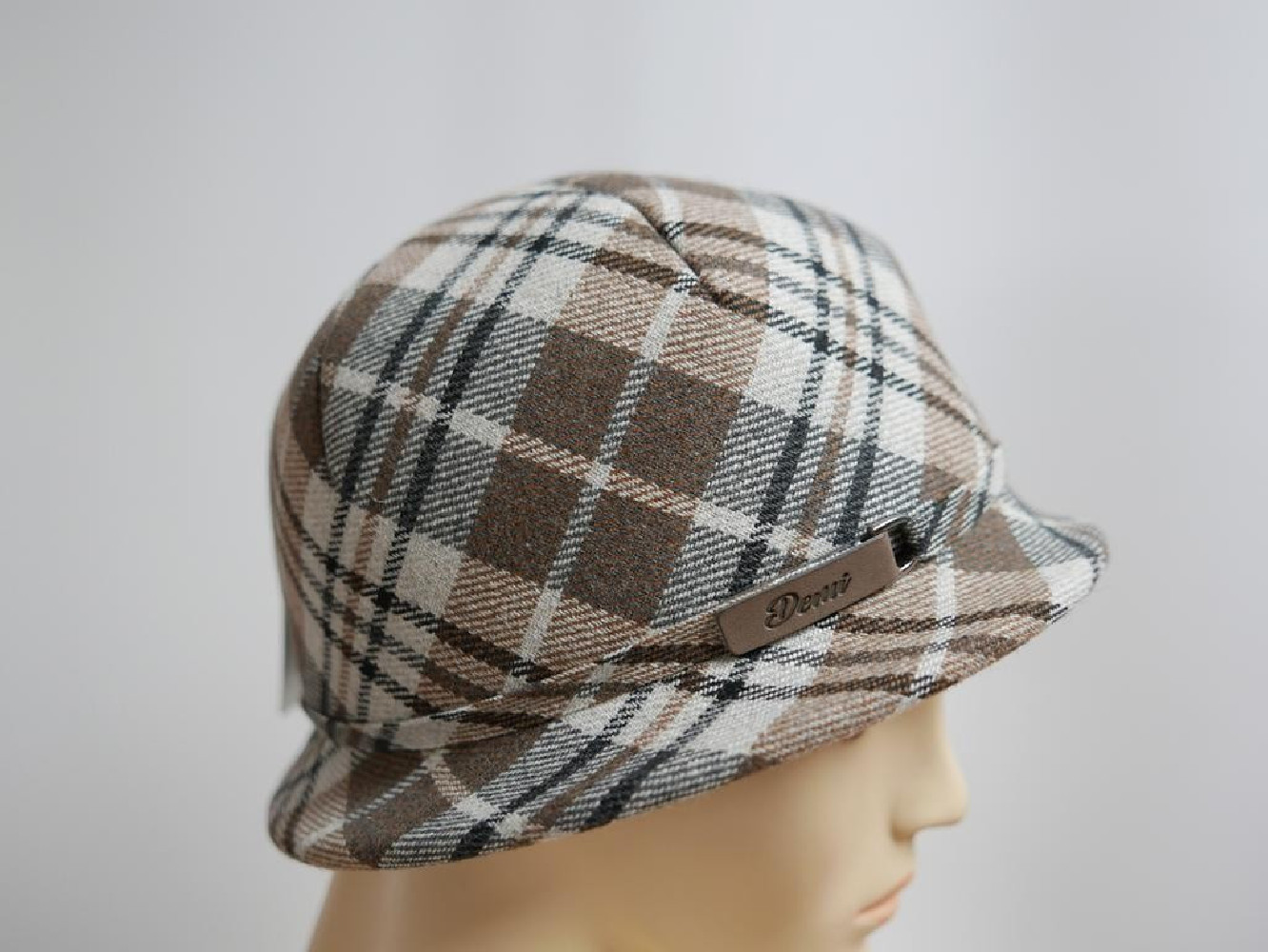 Beżowy w krateczkę kapelusz tkanina do 58 cm- regulowany