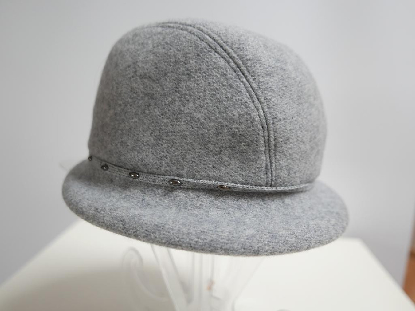 Szary kapelusz tkanina do 58 cm- regulowany