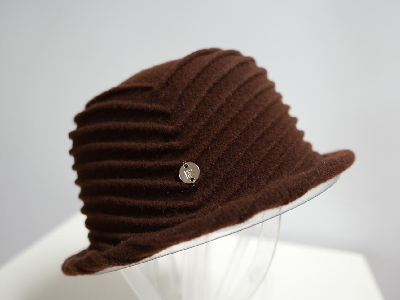 Brązowy kapelusz dzianina wełniana 56-58 cm