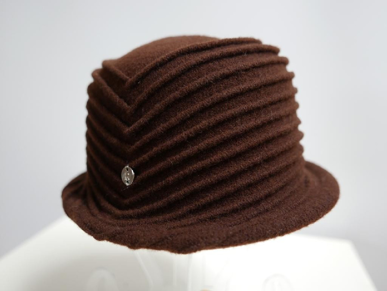 Brązowy kapelusz dzianina wełniana 56-58 cm