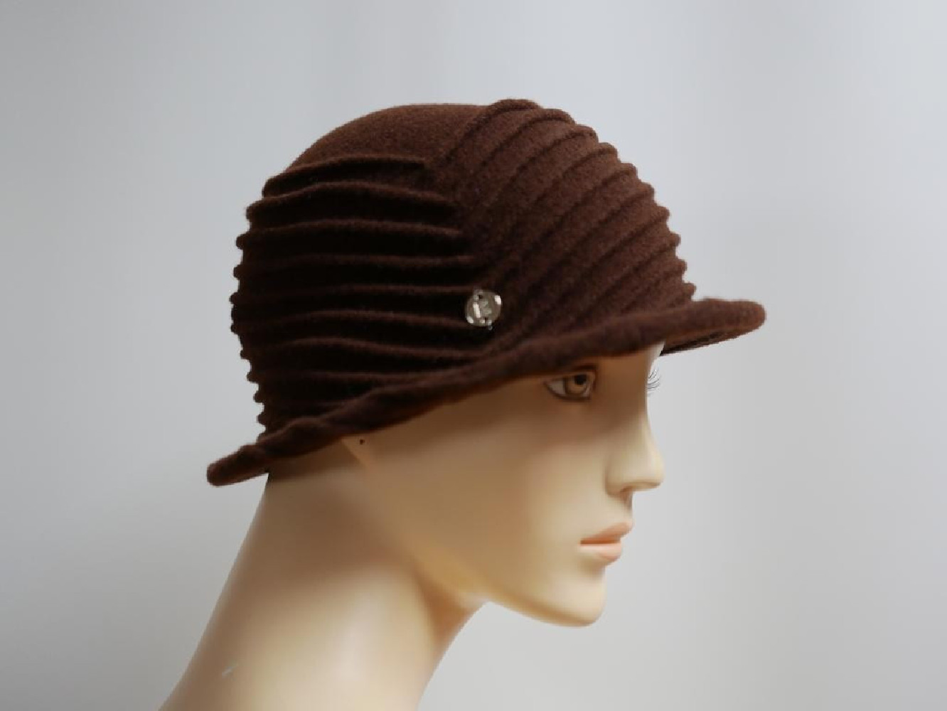 Brązowy kapelusz dzianina wełniana 56-58 cm