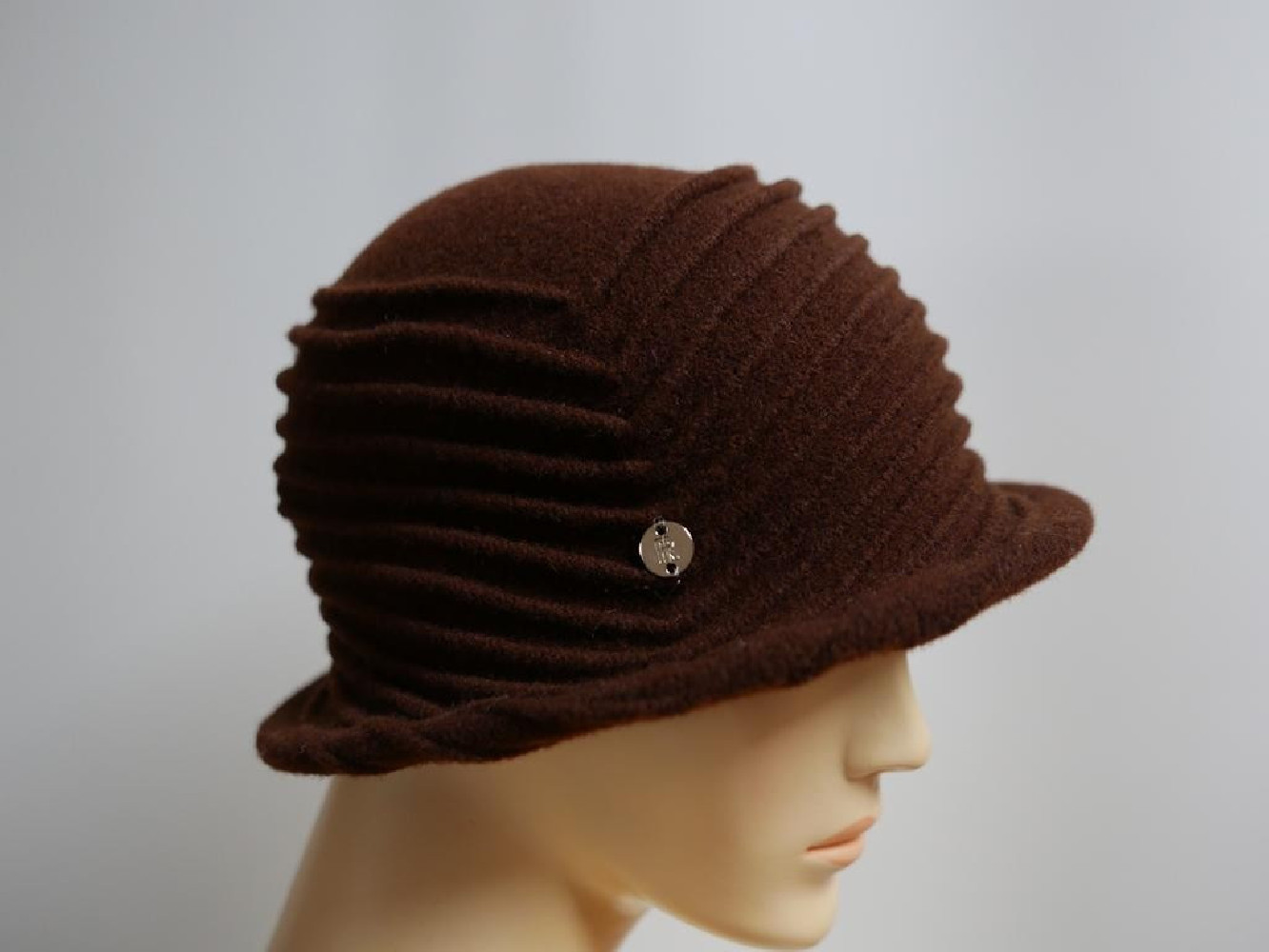 Brązowy kapelusz dzianina wełniana 56-58 cm