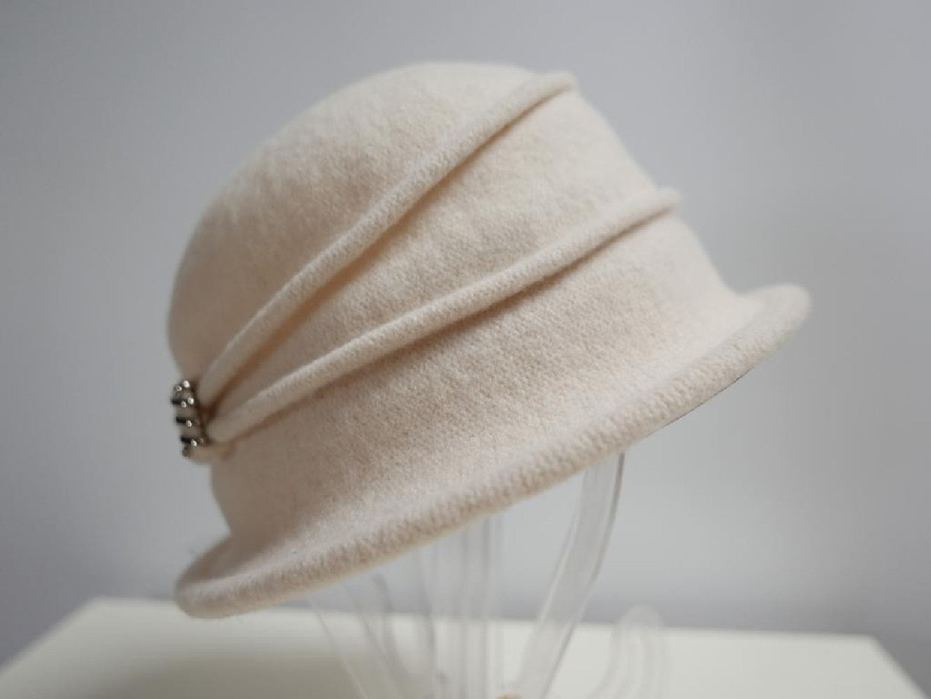 Kremowy kapelusz dzianina wełniana 55-58 cm