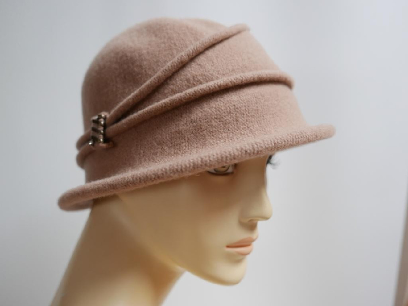 Beżowy kapelusz dzianina wełniana 55-58 cm