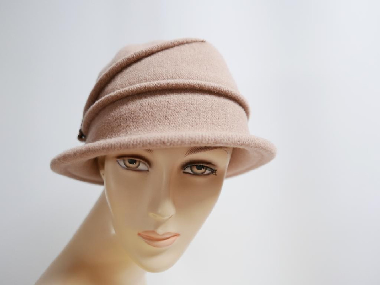 Beżowy kapelusz dzianina wełniana 55-58 cm