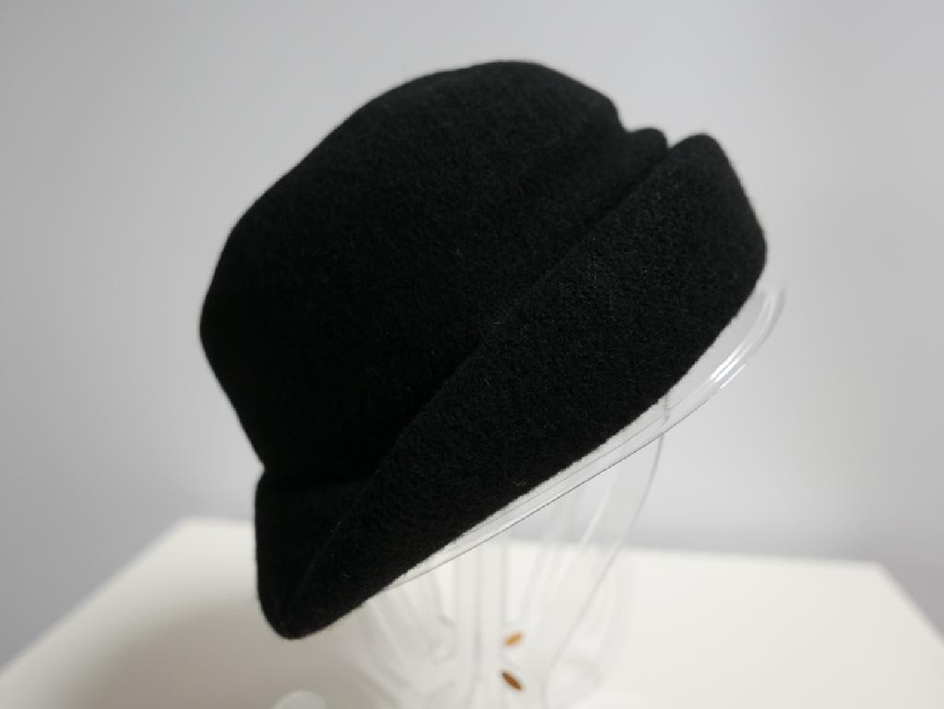 Czarny kapelusz dzianina wełniana 55-58 cm