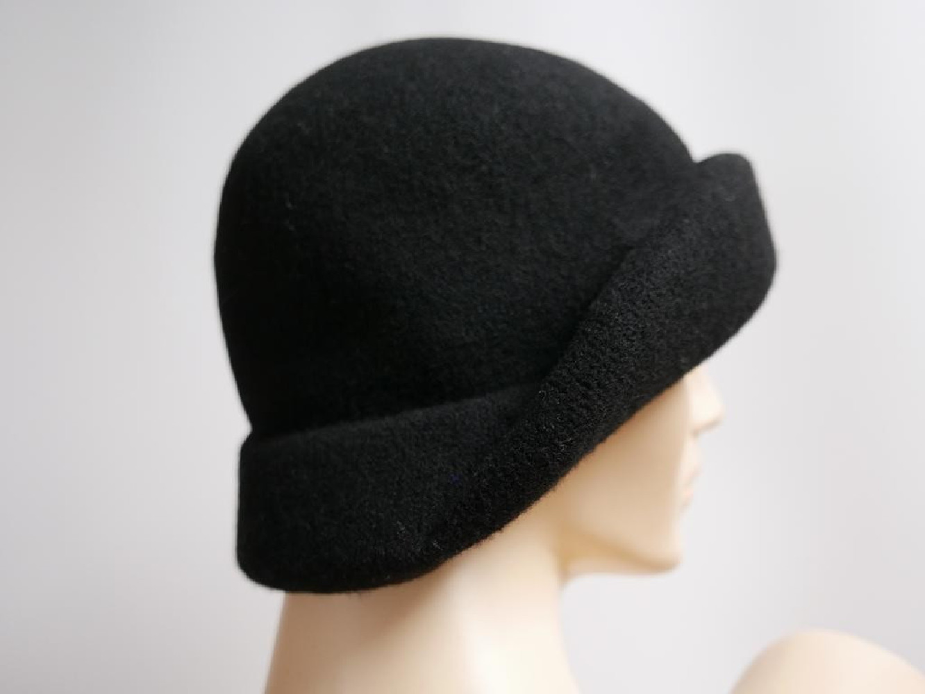 Czarny kapelusz dzianina wełniana 55-58 cm