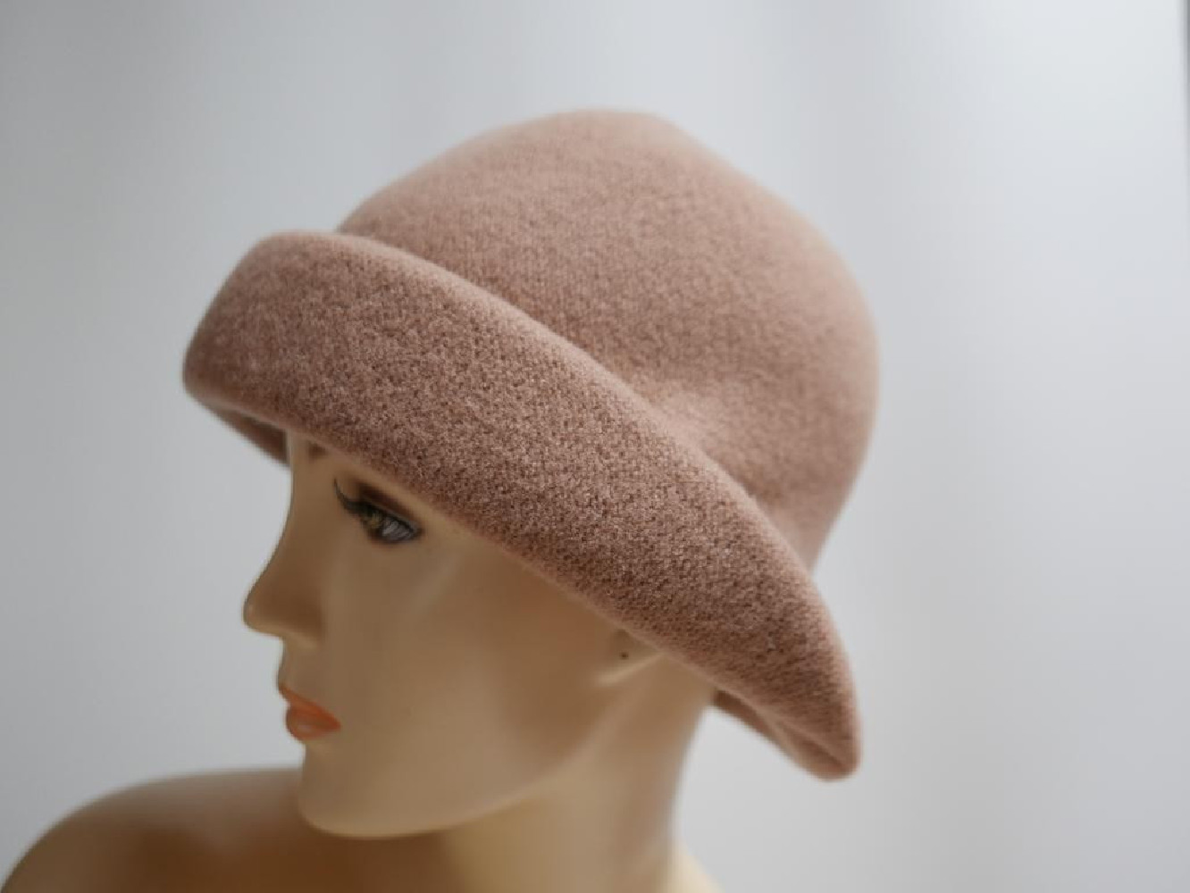 Beżowy kapelusz dzianina wełniana 55-57 cm