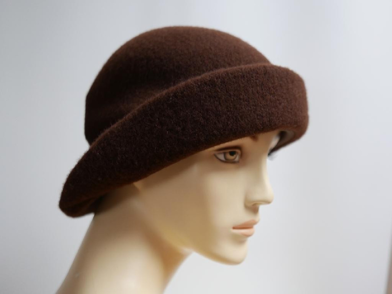 Brązowy kapelusz dzianina wełniana 55-57 cm