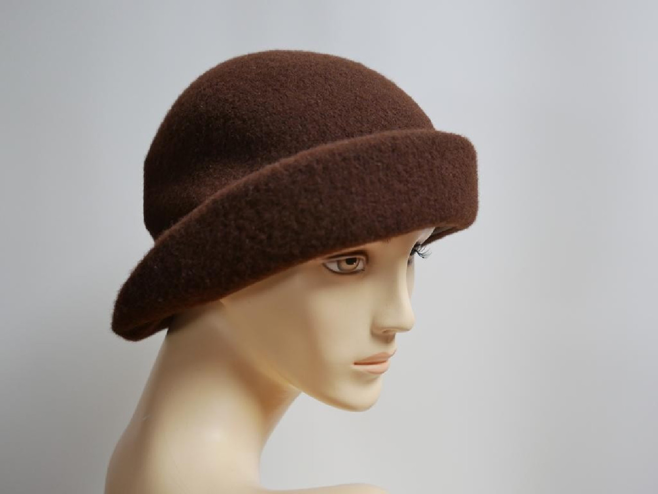 Brązowy kapelusz dzianina wełniana 55-57 cm