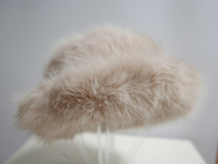 Beżowy futerkowy kapelusz bucket do 57 cm- regulowany