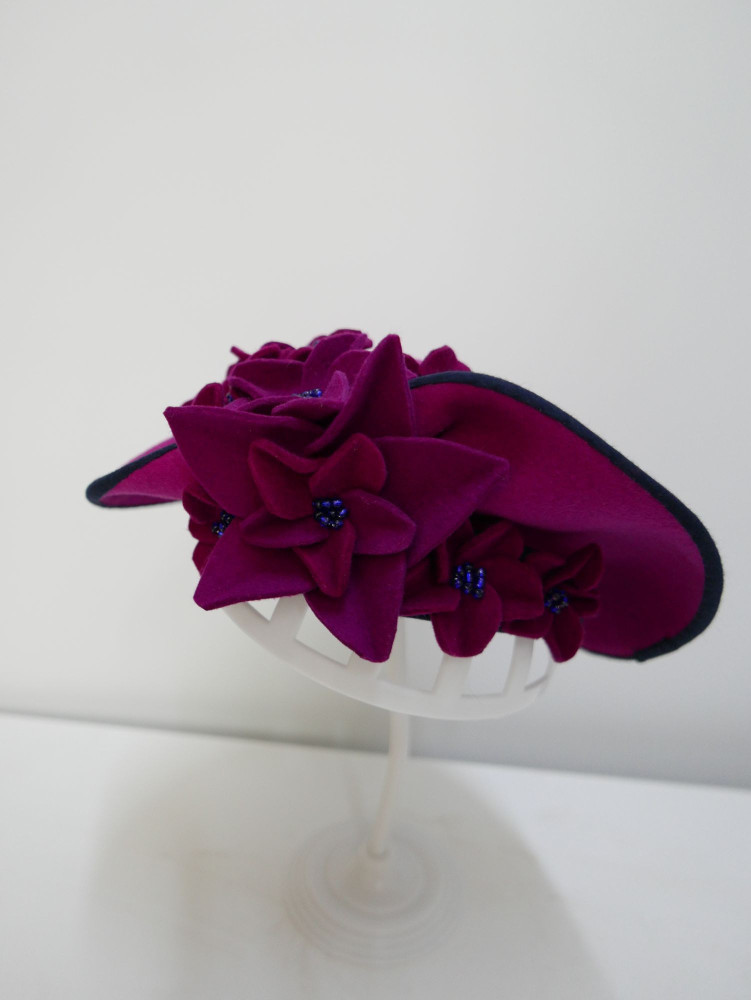 Gardenia kapelusz z kwiatami 100% wełna | Zuwika Design