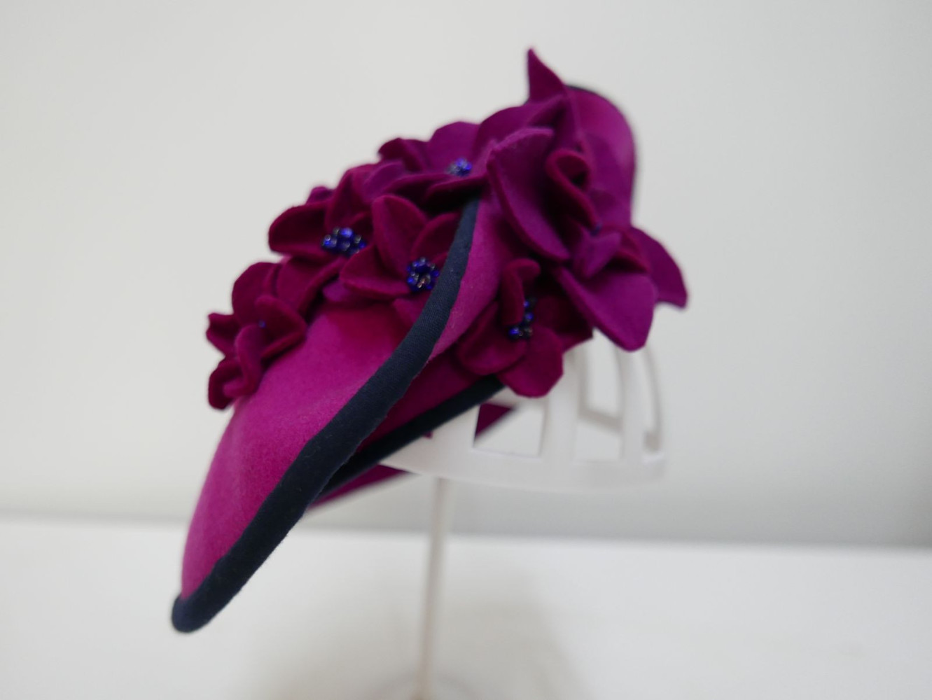 Gardenia kapelusz z kwiatami 100% wełna | Zuwika Design