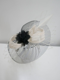 Czarno śmietankowy fascynator z crin | Zuwika Design
