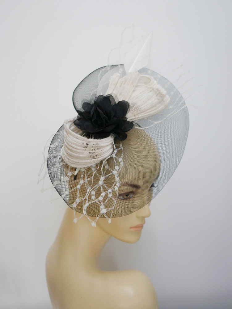 Czarno śmietankowy fascynator z crin | Zuwika Design