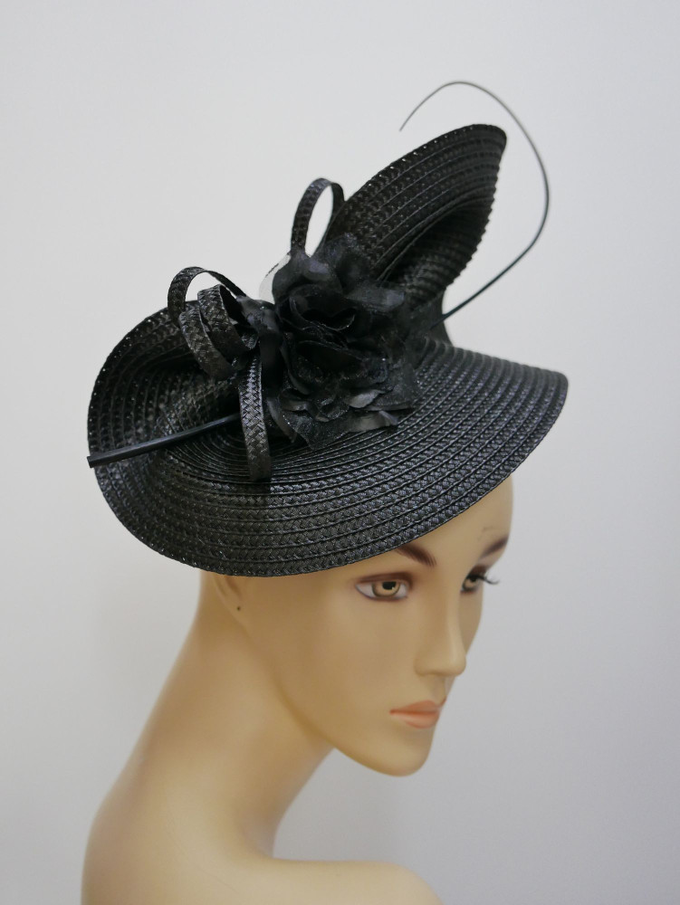 Czarny fascynator z kwiatem | Zuwika Design
