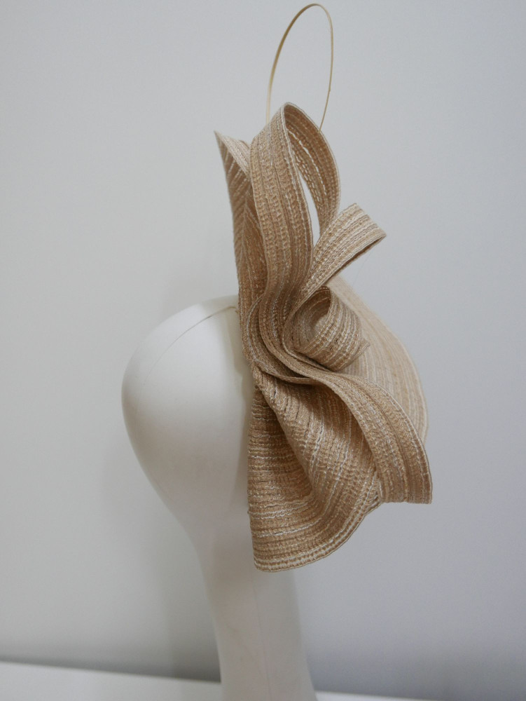Beżowy fascynator na przepasce | Zuwika Design