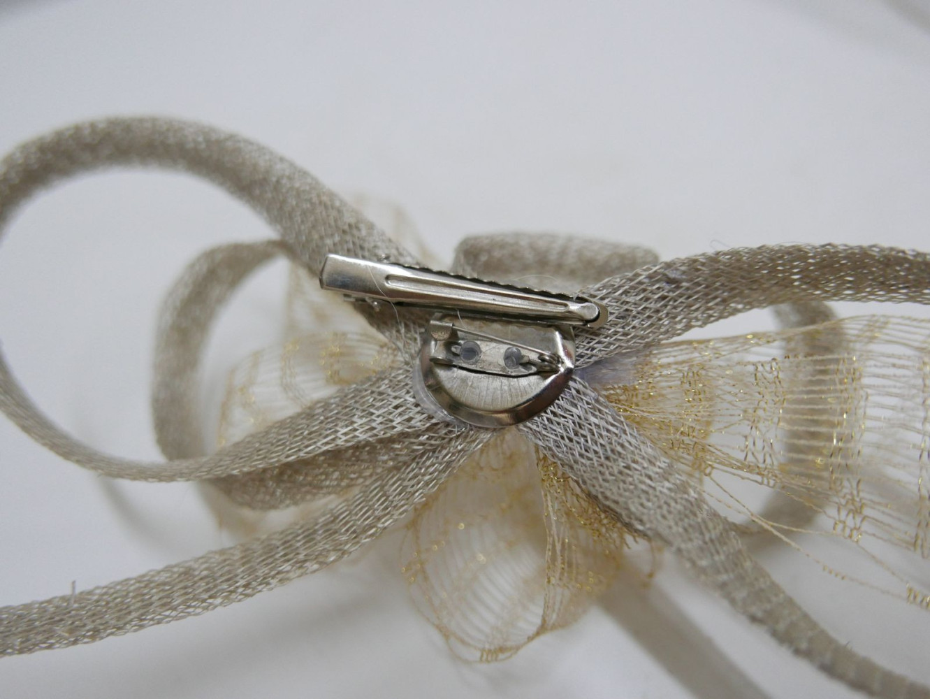 Beżowo złoty stroik do włosów, sukni, kapelusza | Zuwika Design