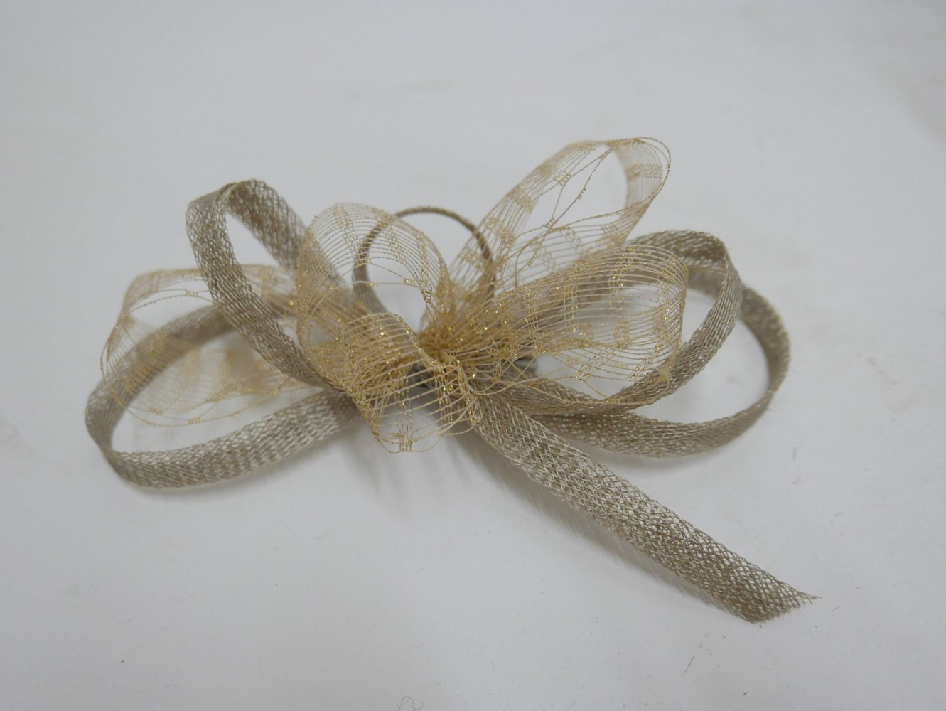 Beżowo złoty stroik do włosów, sukni, kapelusza | Zuwika Design
