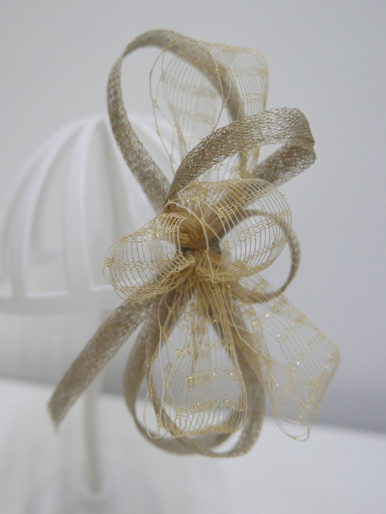 Beżowo złoty stroik do włosów, sukni, kapelusza | Zuwika Design