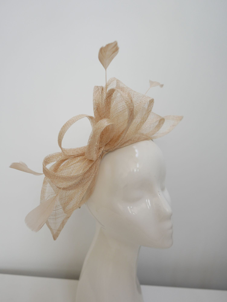 copy of copy of copy of copy of copy of copy of copy of Biało czarny fascynator z woalką na przepasce