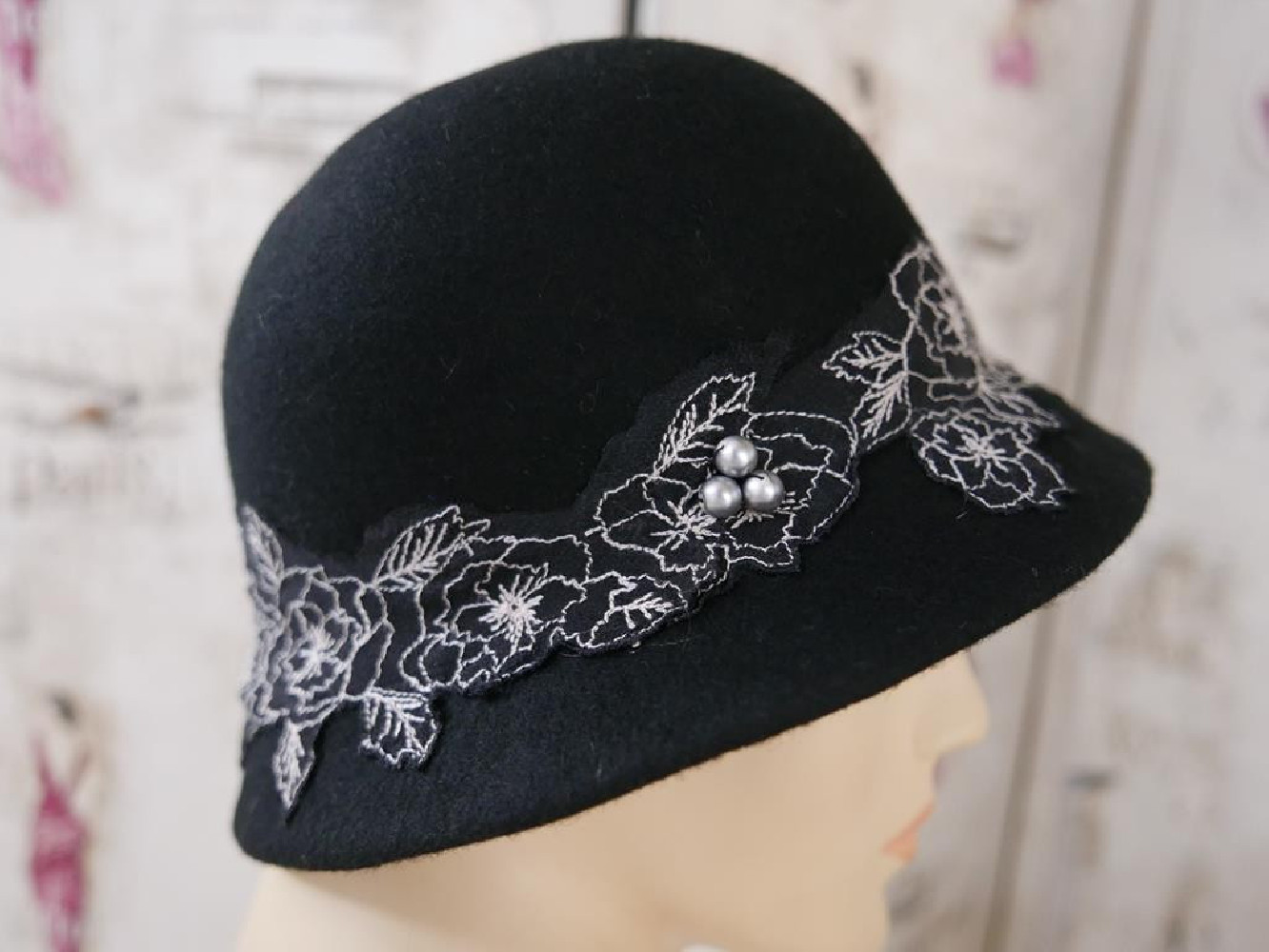 Edwina kapelusz klosz czarny 53-56 cm