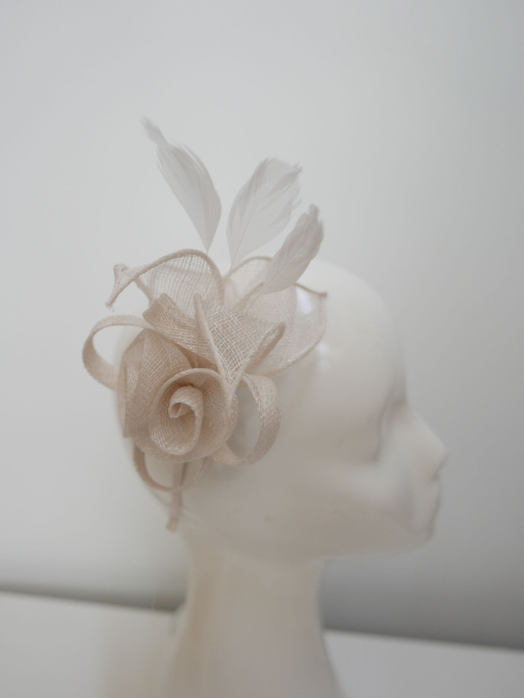 copy of copy of copy of copy of copy of copy of copy of copy of Biało czarny fascynator z woalką na przepasce