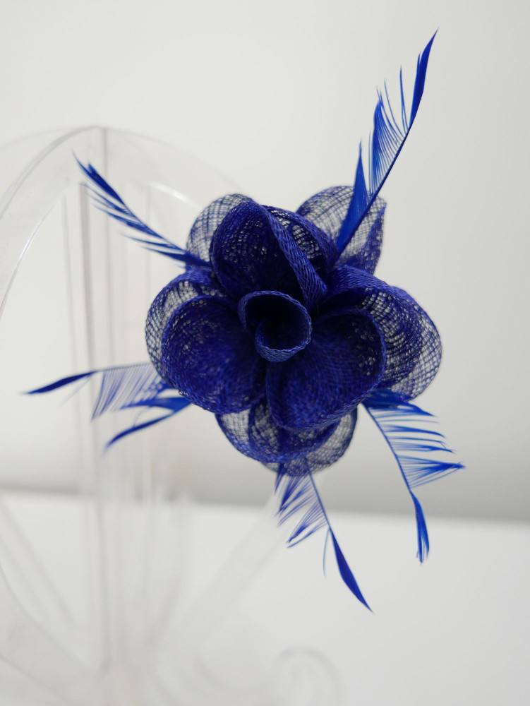 Royal blue kwiat, stroik z sinamay do włosów, sukni, kapelusza | Zuwika Design