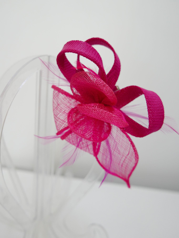 Fuksja stroik z sinamay do włosów, sukni, kapelusza | Zuwika Design
