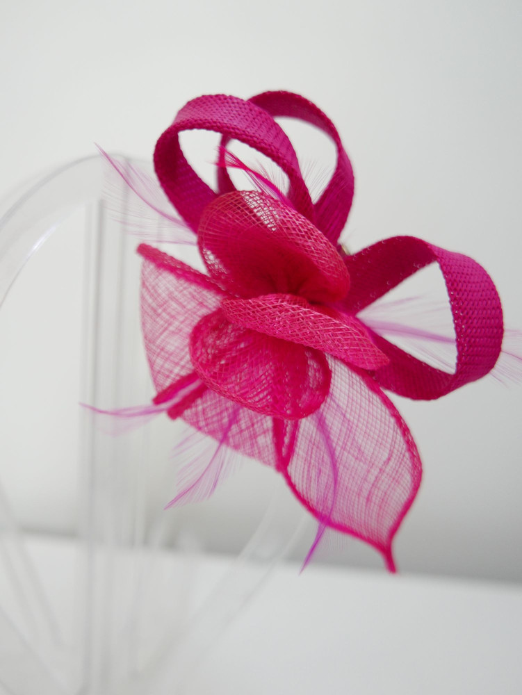 Fuksja stroik z sinamay do włosów, sukni, kapelusza | Zuwika Design