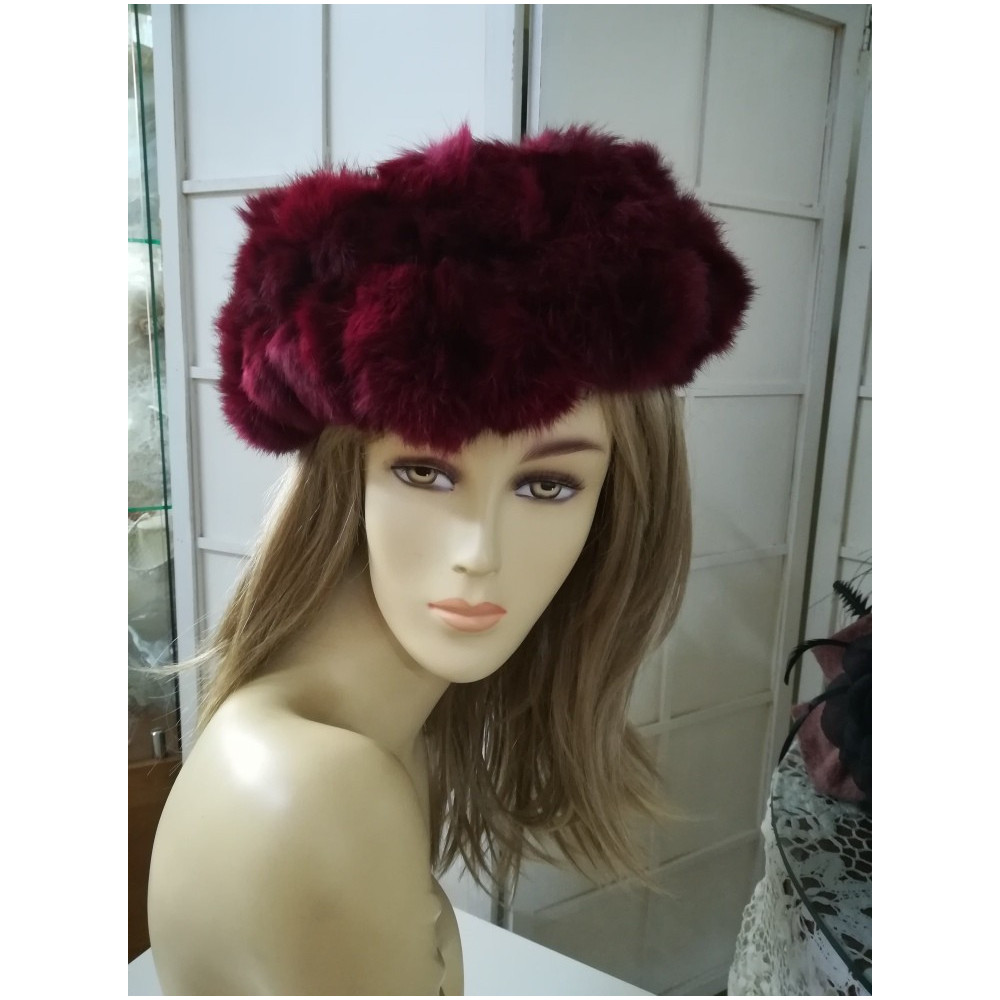 Wiśniowy toczek z futrem królika