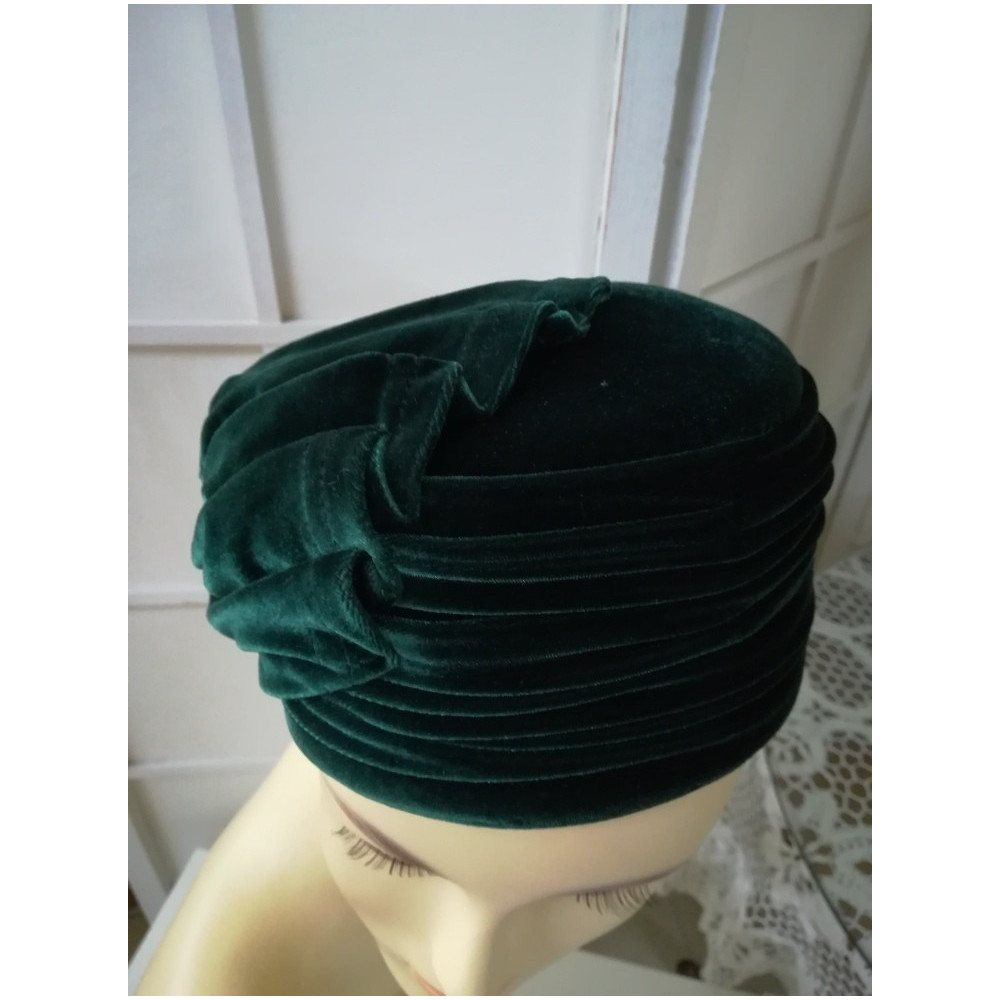 Esmeralda zielony aksamitny toczek 54-56 cm